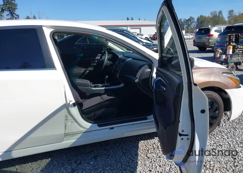 2013 Nissan Altima 2.5 S из США, поврежденный, VIN 1N4AL3APXDC210429